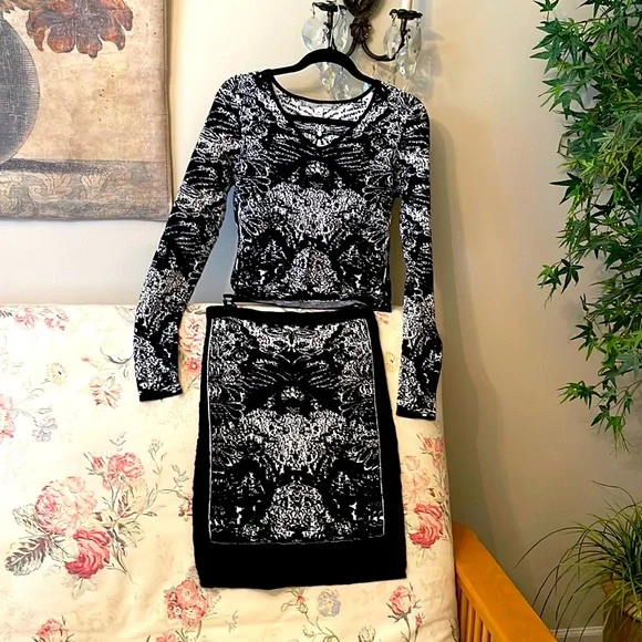 Dillards Chelsea Violet 2 piece sweater dress Dillards Chelsea Violet 2 piece sweater dress